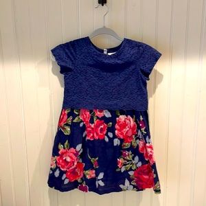 Mini Biden size 7 dress. Great condition!!! Navy and floral.